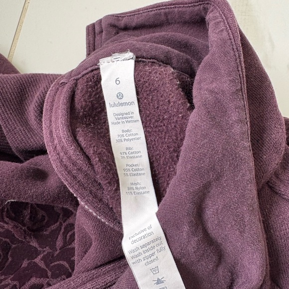 Lululemon Top - Picture 5 of 5